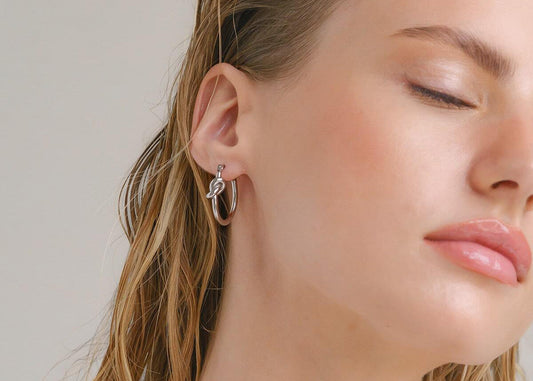 ピアス・イヤーカフの上手な選び方|プチプラ×高見えで大人かわいいを叶える!