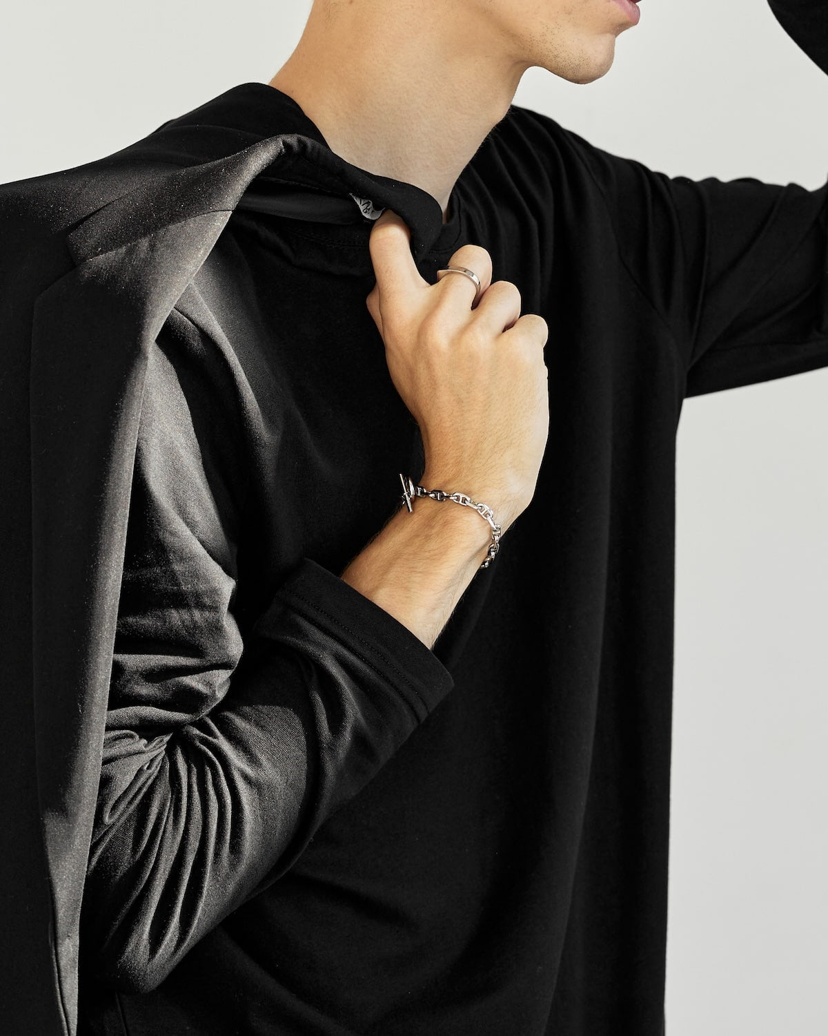 シルバーブレスレットメンズかっこいい