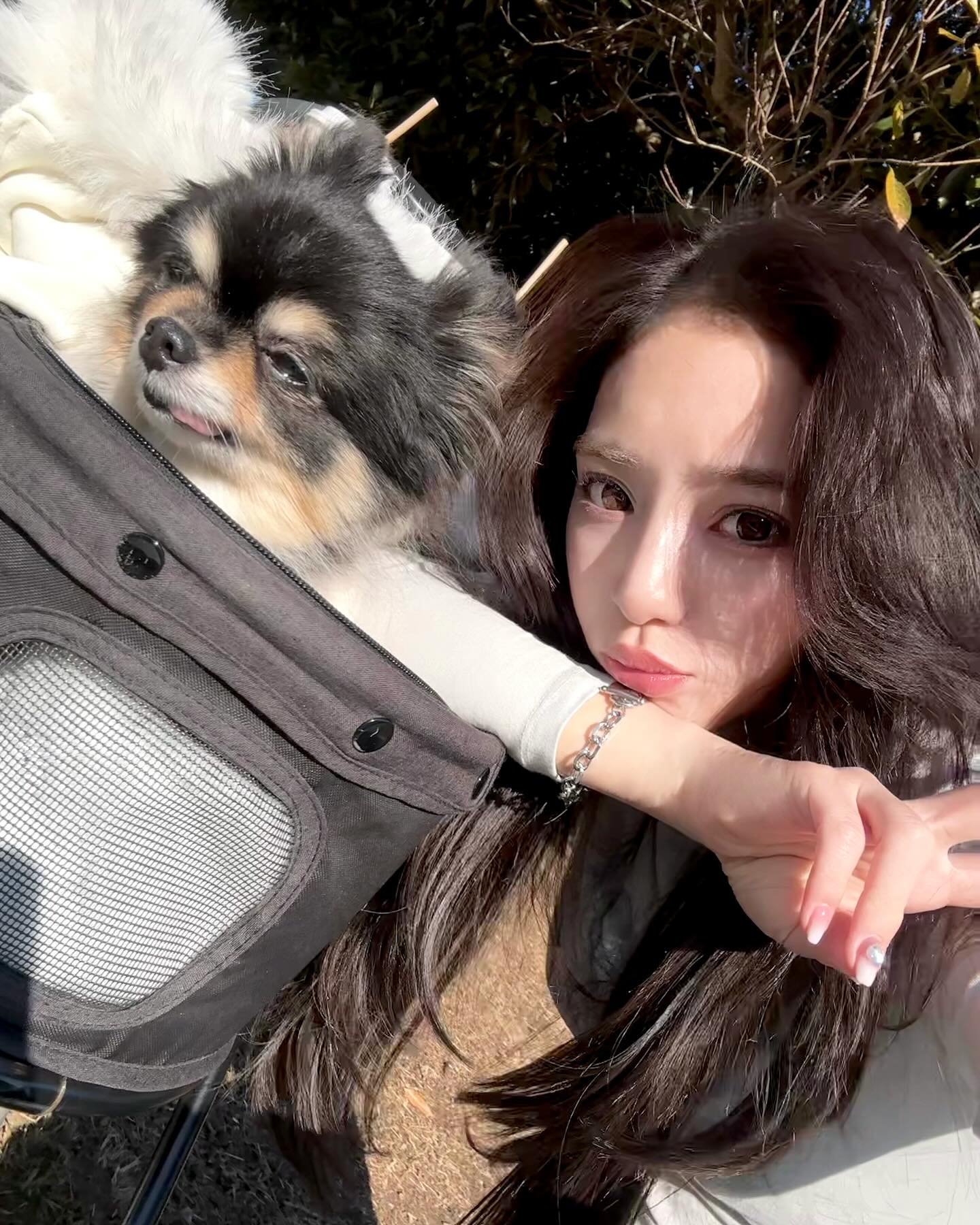 冬の光をまとって、やさしく輝くチェーンブレスレット。