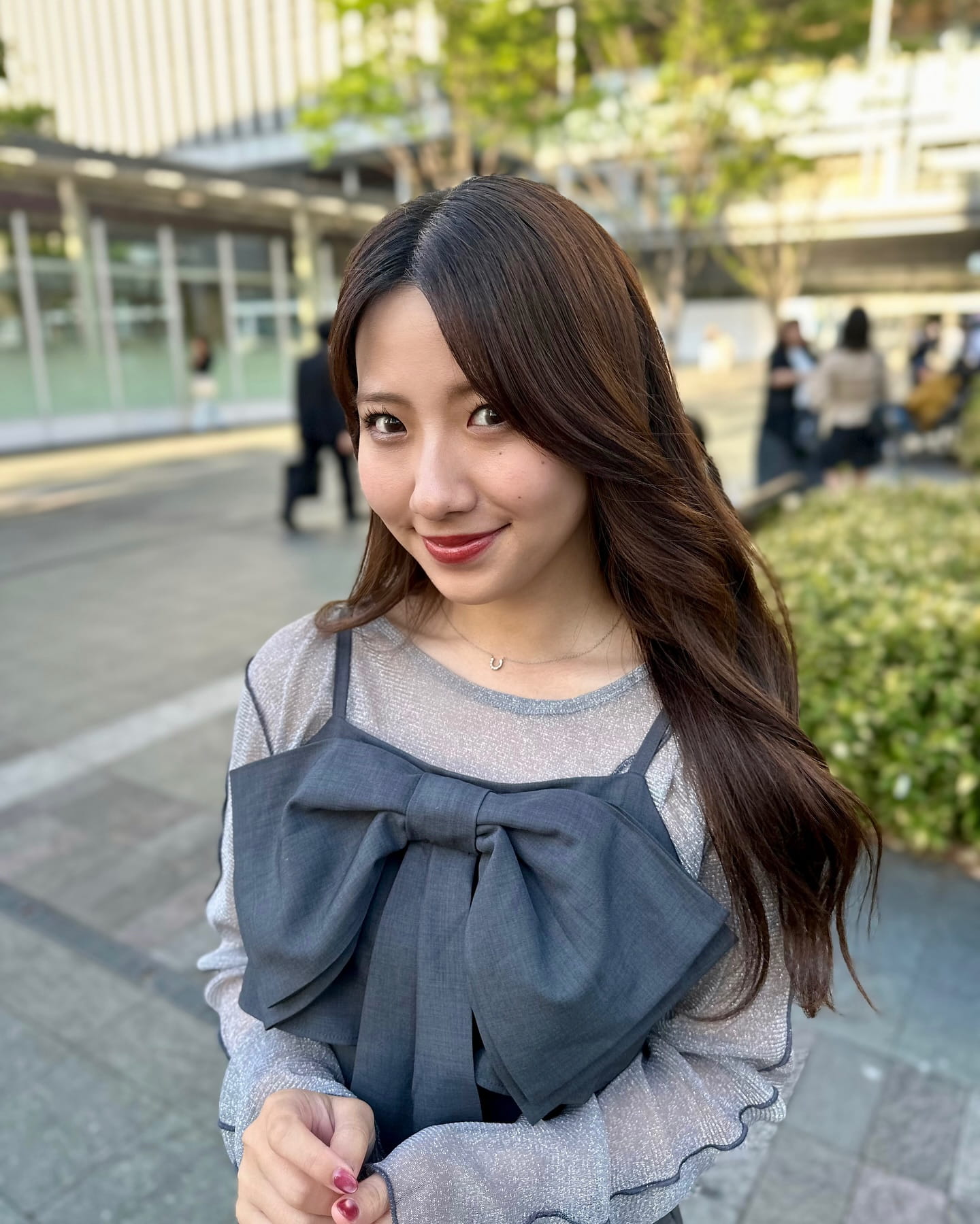 カジュアルコーデにそっと寄り添う、ミニホースシュー。