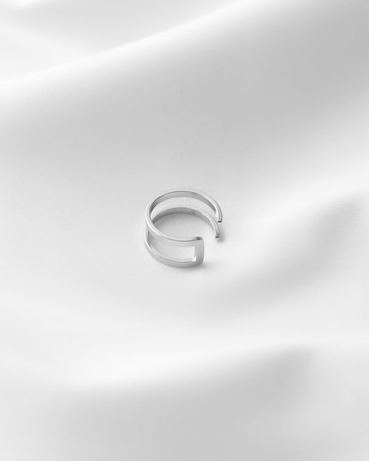 コードイヤーカフ