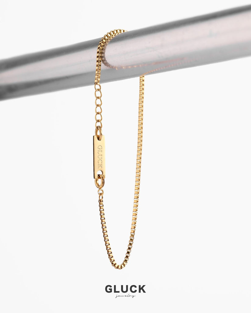 Box bracelet 四角 太め 洗練