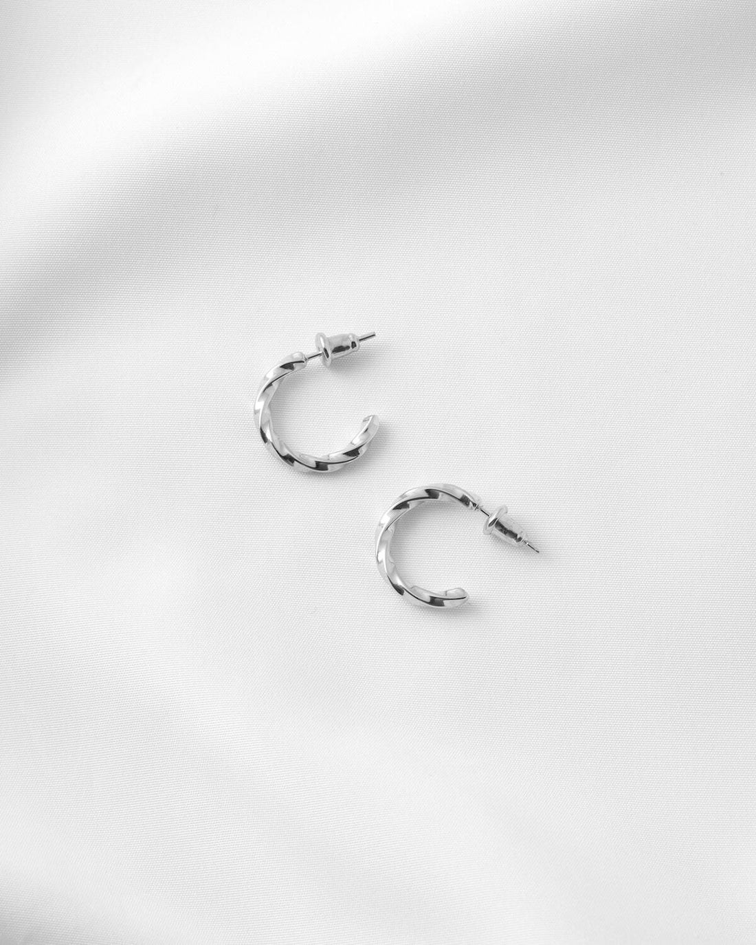 ツイストピアス Twist Pierce