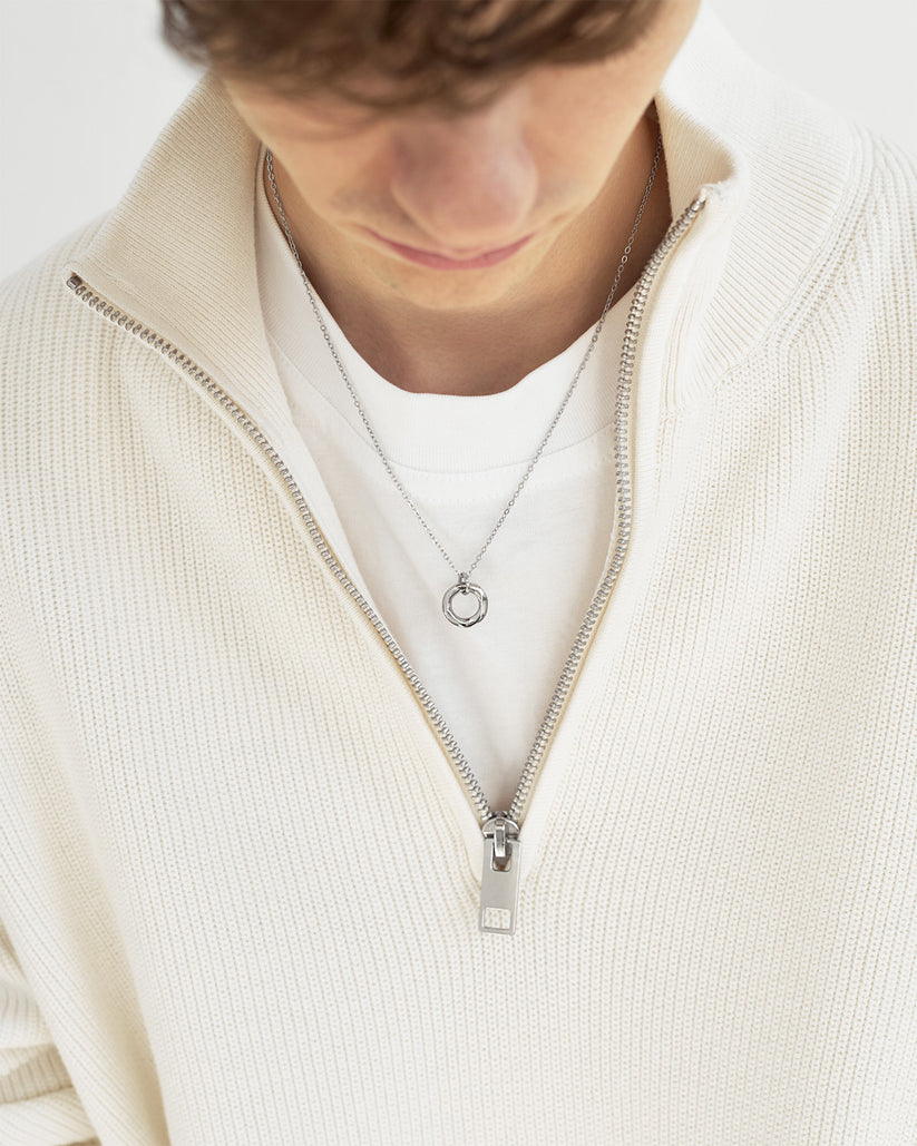 Round necklace 丸みを帯びたシンプルなデザインネックレス