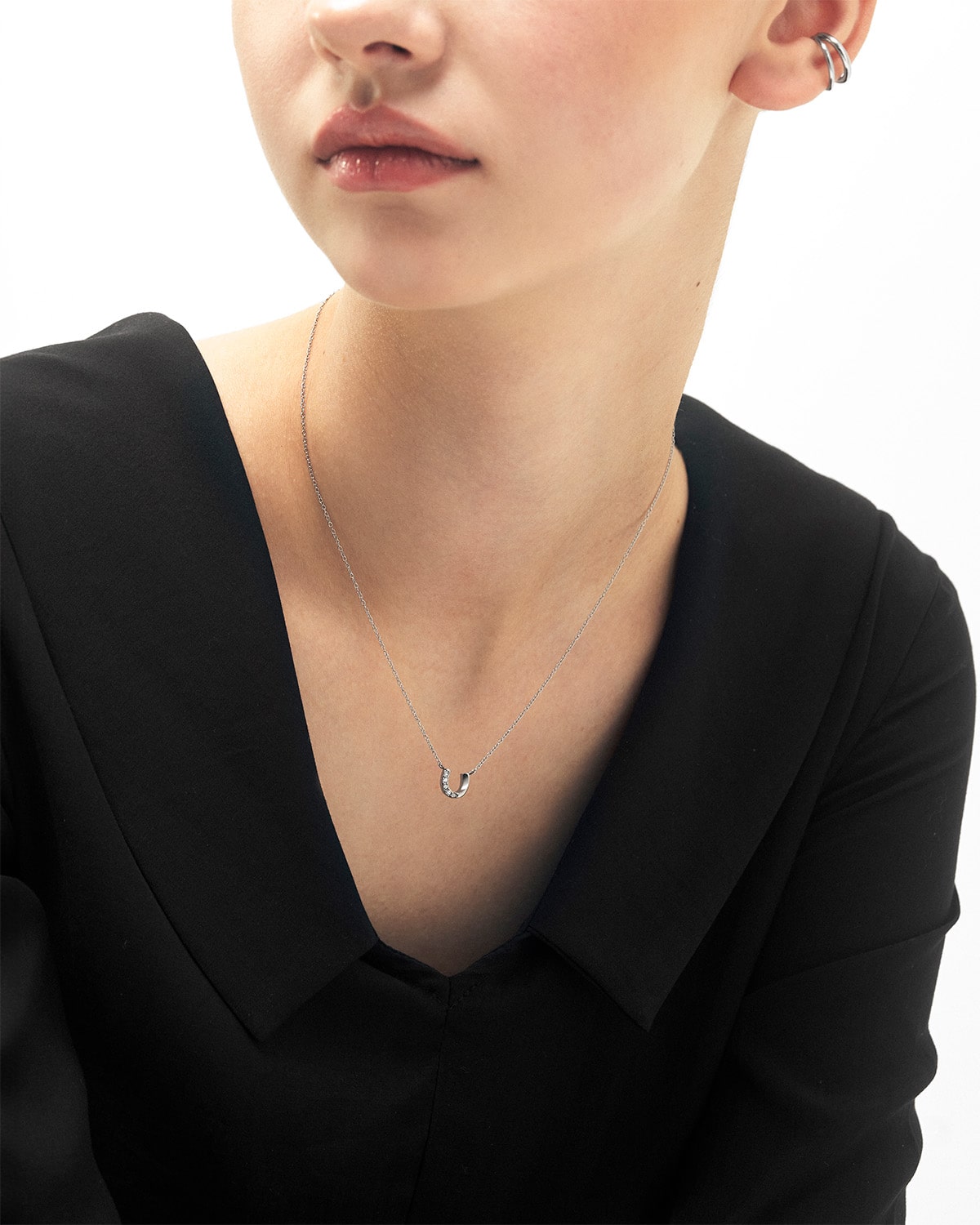 Mini horseshoe necklace 小さなホースシューの幸運モチーフネックレス