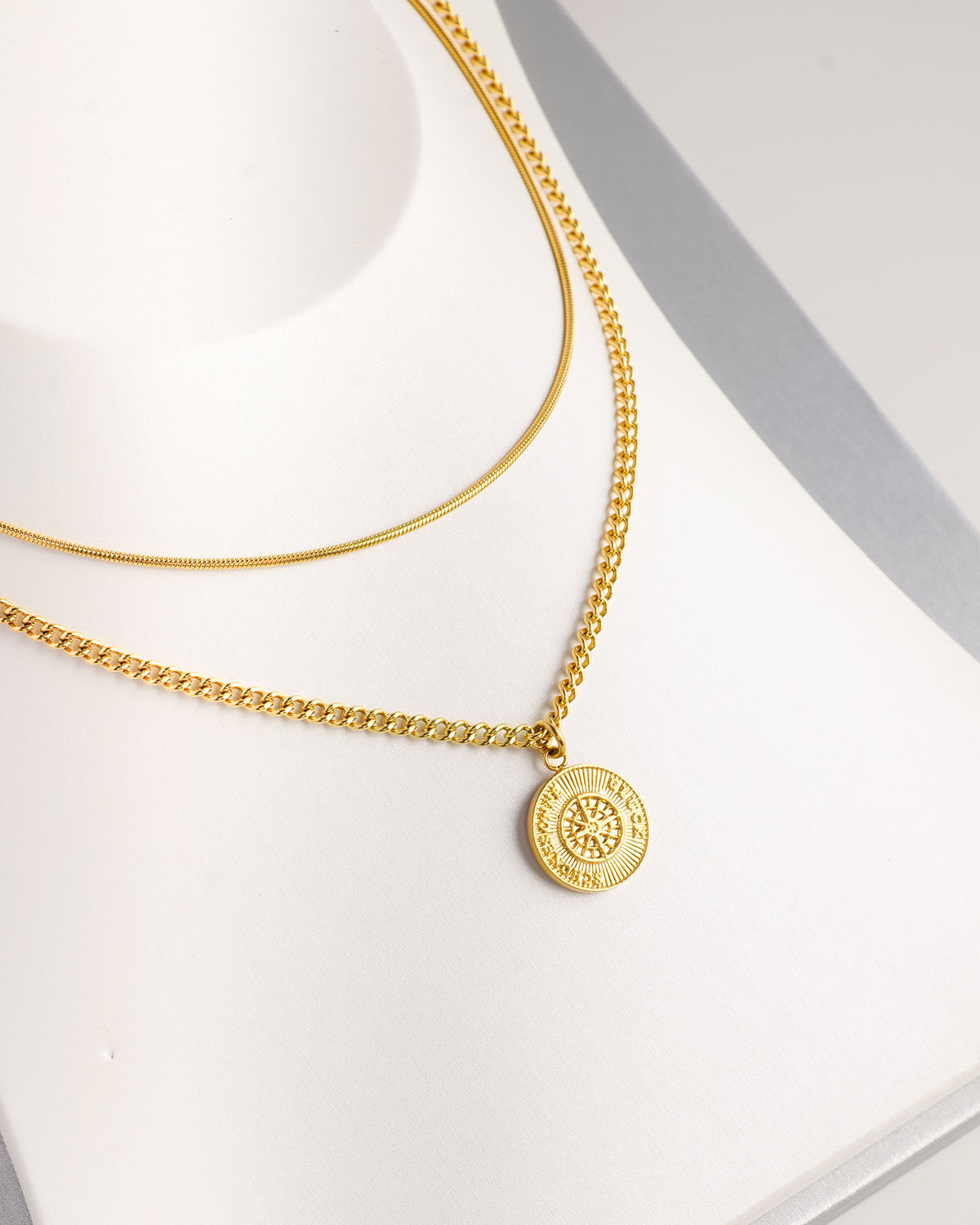 Sonne Coin necklace & Round snake necklace Set