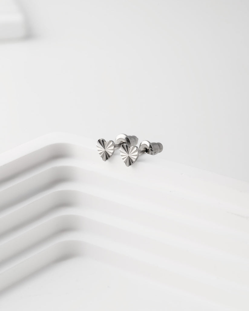 ミニハートピアス華奢