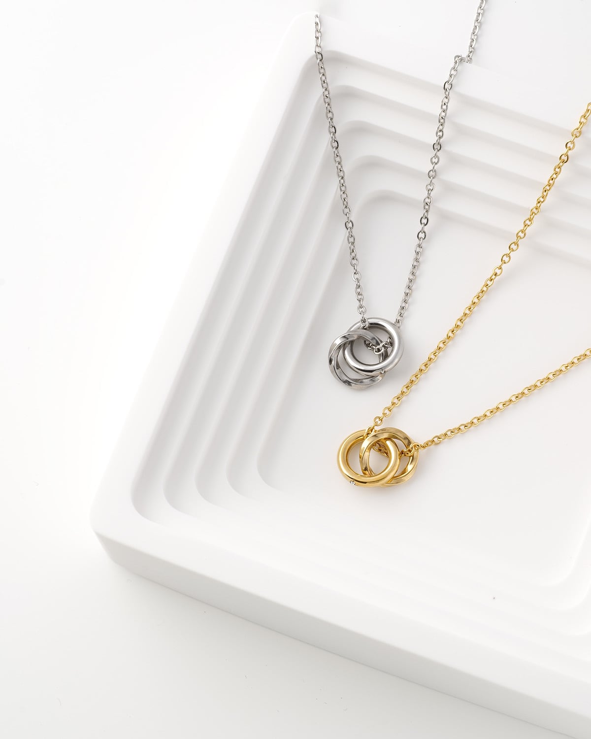 Double ring necklace永遠の輪をイメージしたネックレス