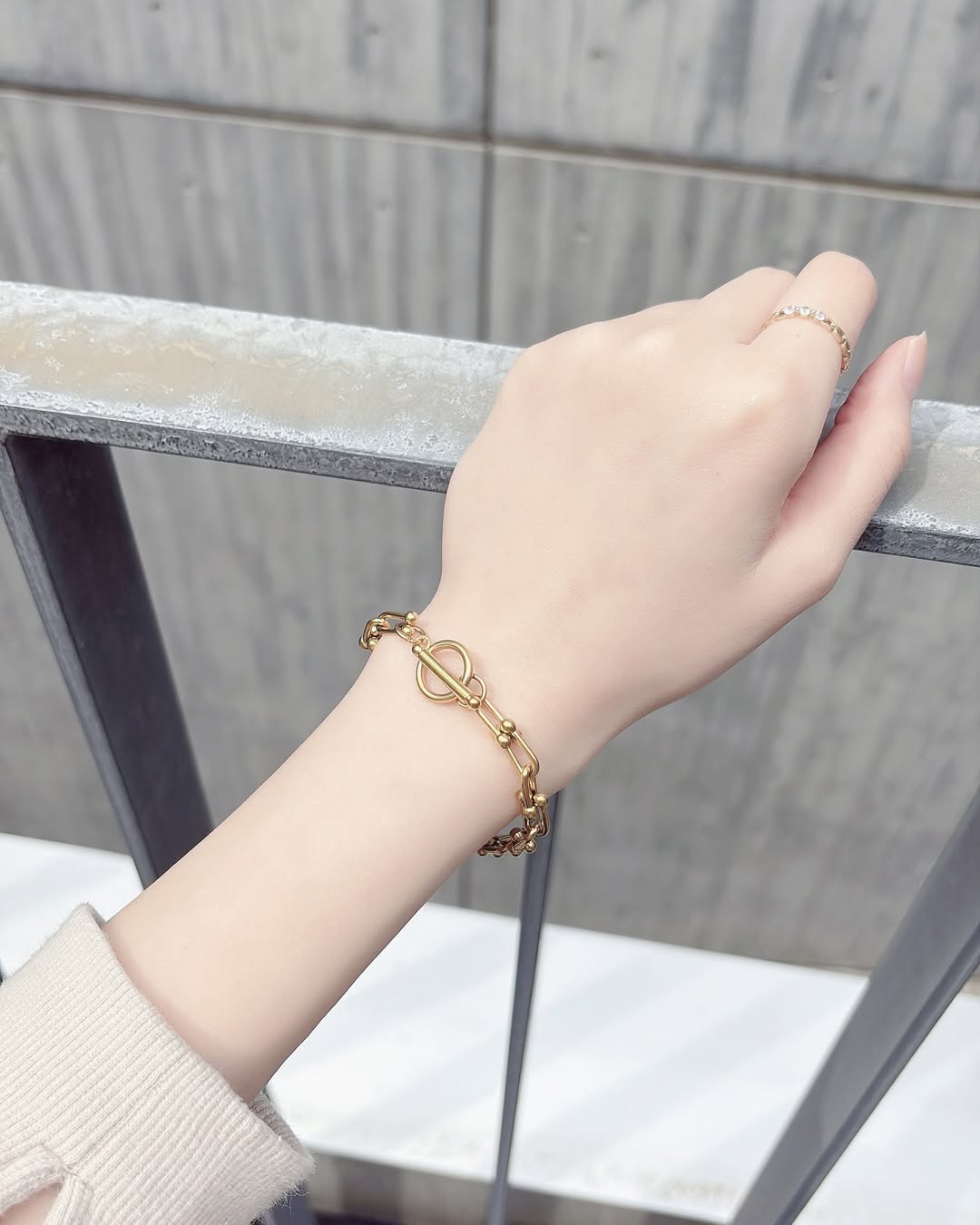 Hufeisen chain braceletゴールドモデル着画