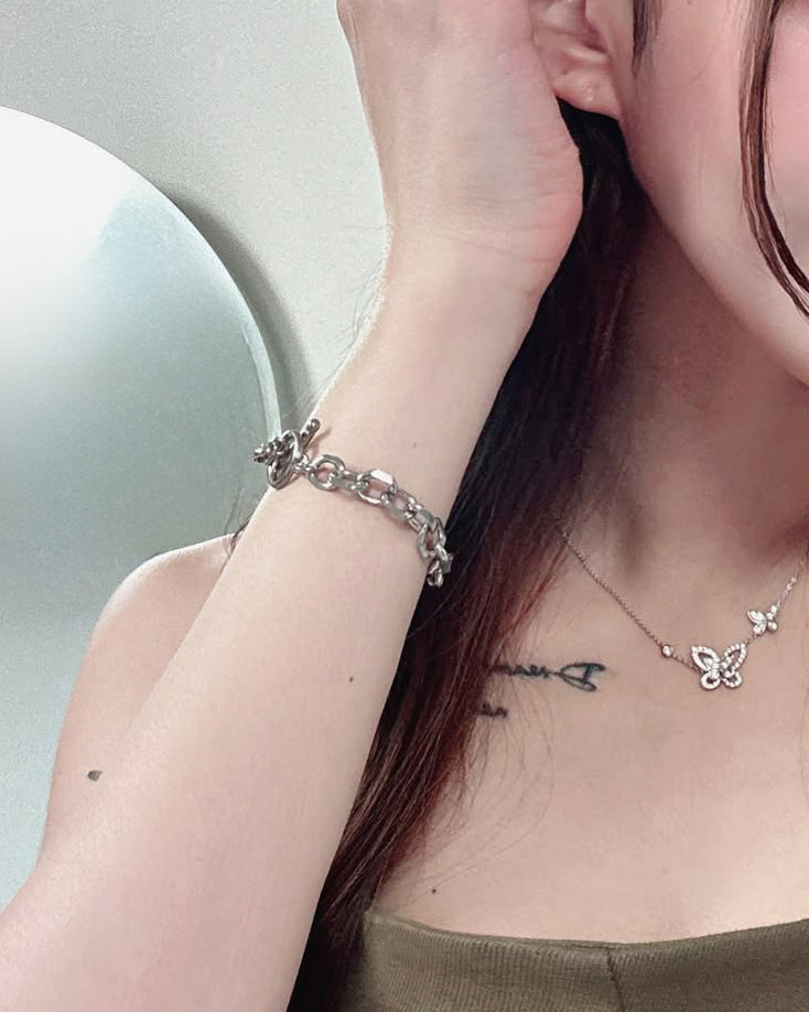 シルバーブレスレット着画モデル