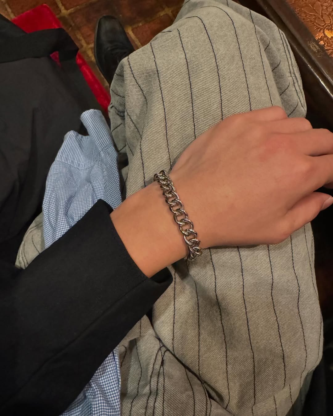 モードにも日常にも。余裕を感じさせるブレスレット