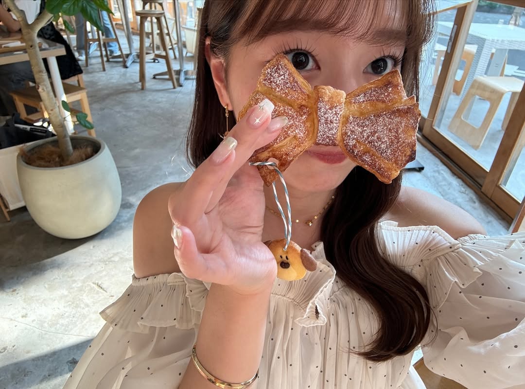 Zirconia × petal necklace華奢可愛い